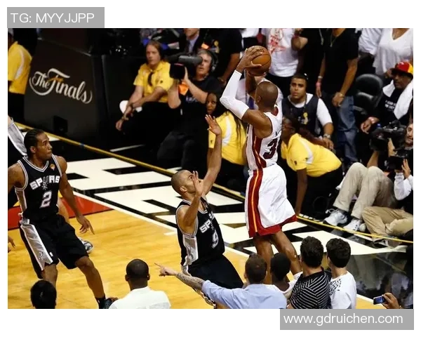 热火与雷霆总决赛精彩回顾视频分析与精彩瞬间重温